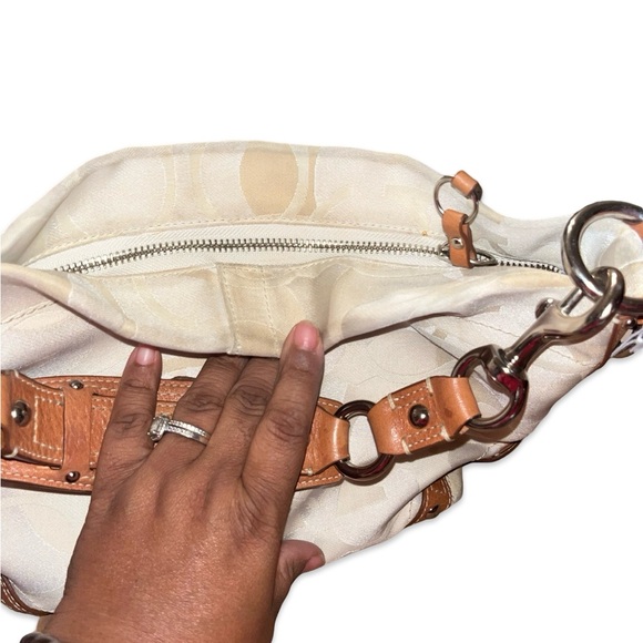 EUC COACH CARLY HOBO BAG - Picture 11 of 15